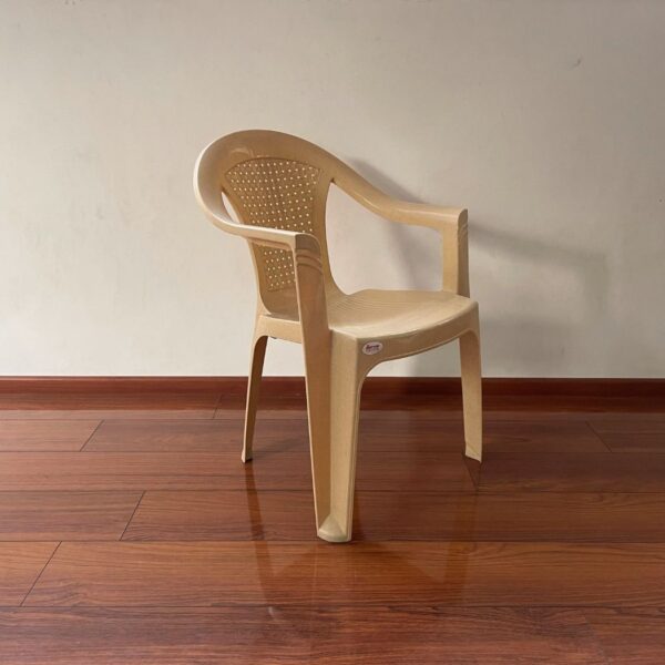 Supreme basic plastic chair
